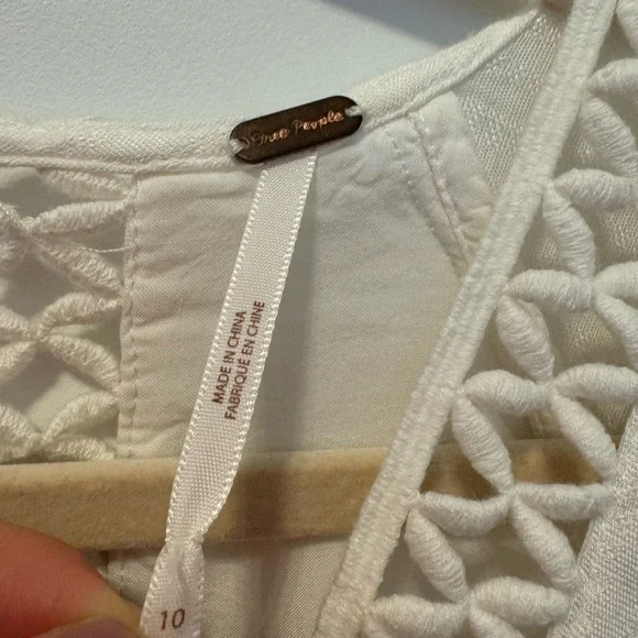 Free People Women’s Think I Love You Crochet Inset Mini Dress Size 10 - Picture 6 of 7